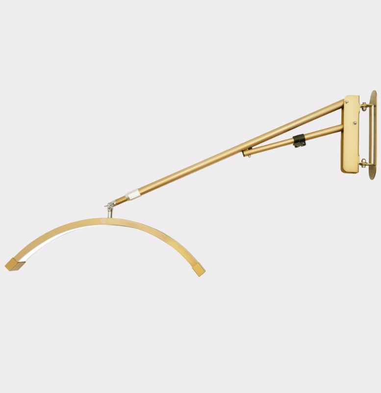 POL Moon WALL GOLD zamontowana do ściany z wysięgnikiem regulowanym 82-107 cm