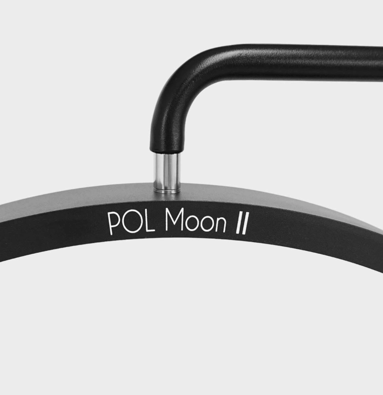 Szczegół dotykowego panelu sterowania lampą POL Moon II